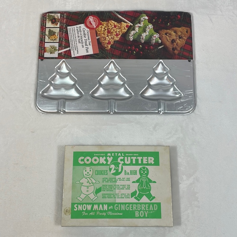 Vintage Baking Bundle-Wilton Christmas Tree Pan & Snowman/Gingerbread Boy Cutter